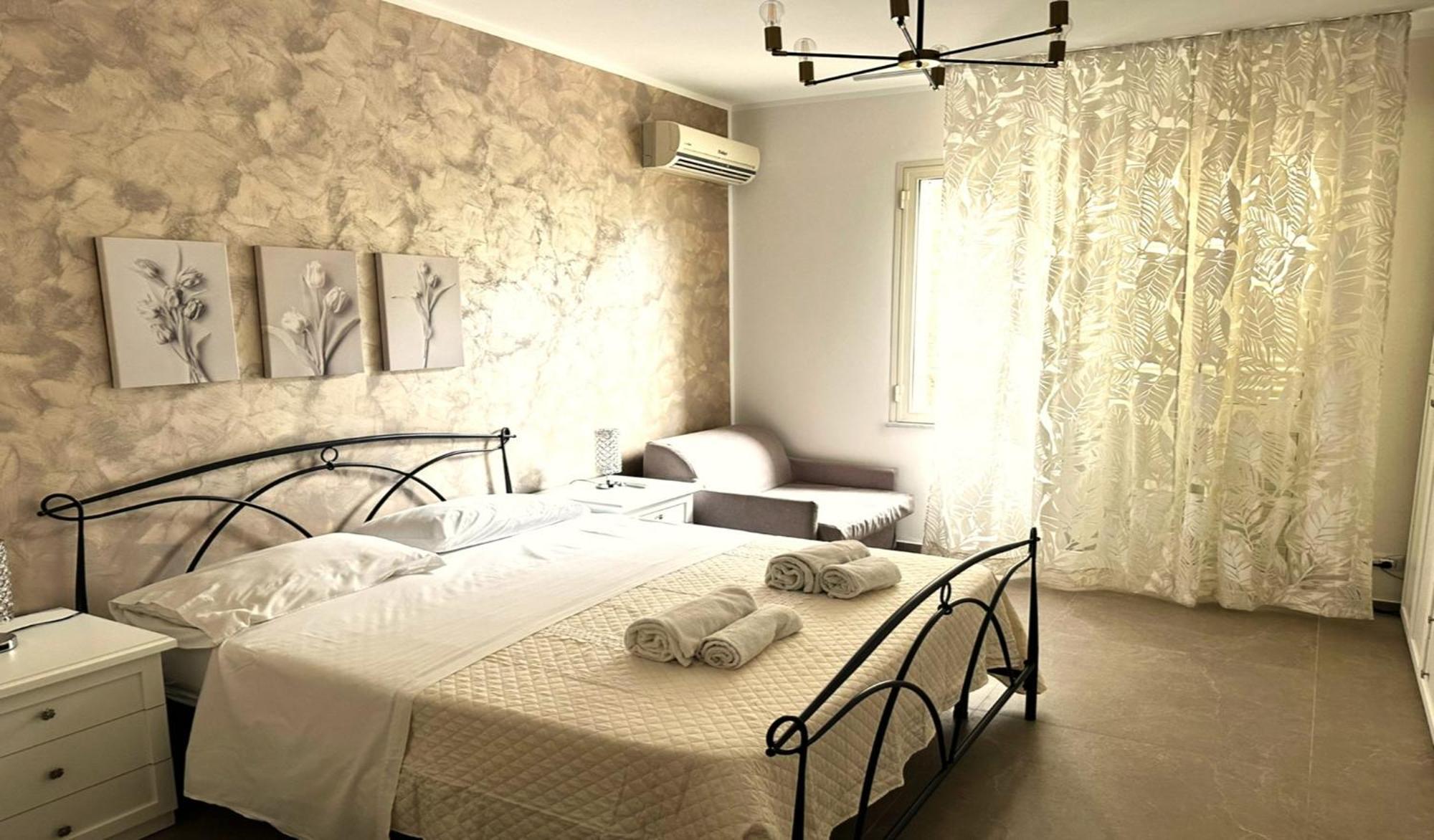 Ch Exclusive Apartments Чефалу Екстериор снимка