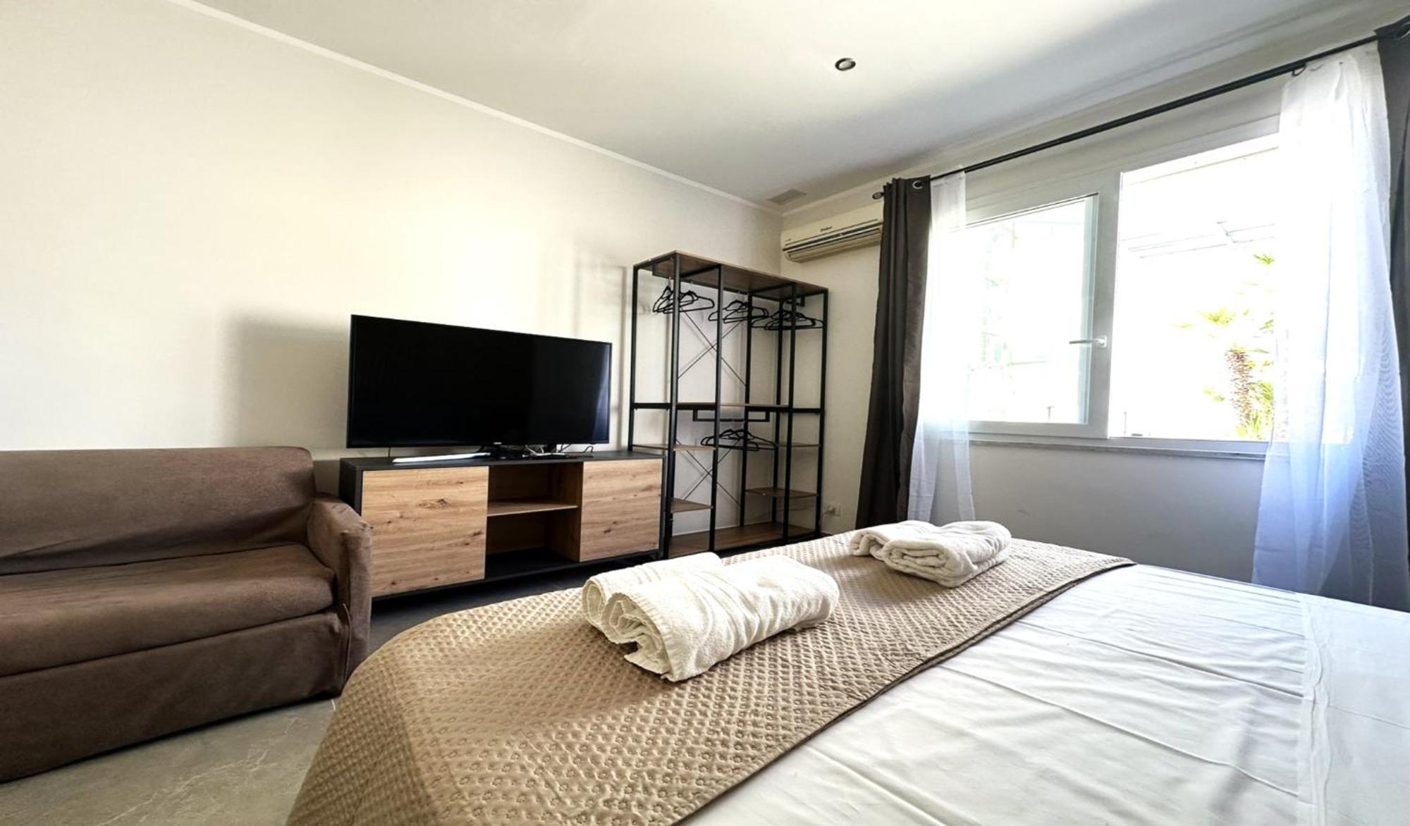 Ch Exclusive Apartments Чефалу Екстериор снимка